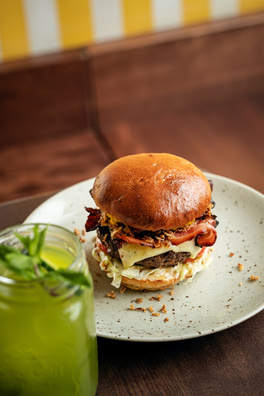 Ollies burger Ollies